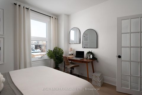 Photo 21 at 157 Lippincott Street, University, Toronto