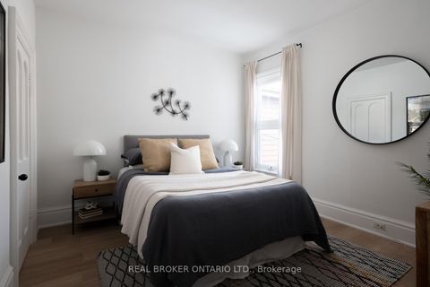 Photo 25 at 157 Lippincott Street, University, Toronto