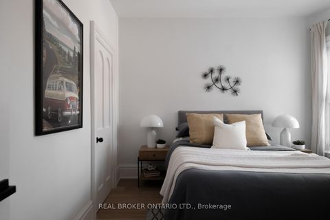 Photo 26 at 157 Lippincott Street, University, Toronto