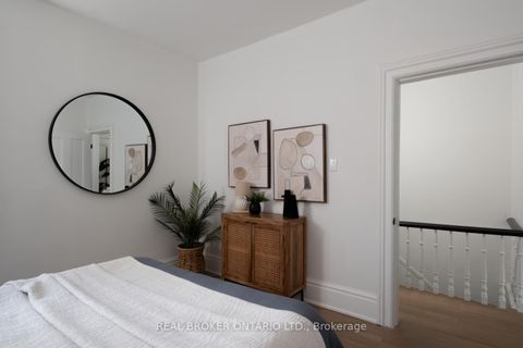 Photo 27 at 157 Lippincott Street, University, Toronto