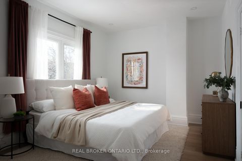 Photo 28 at 157 Lippincott Street, University, Toronto