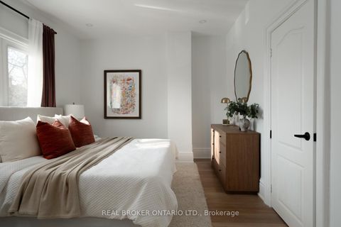 Photo 29 at 157 Lippincott Street, University, Toronto