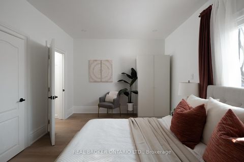 Photo 30 at 157 Lippincott Street, University, Toronto