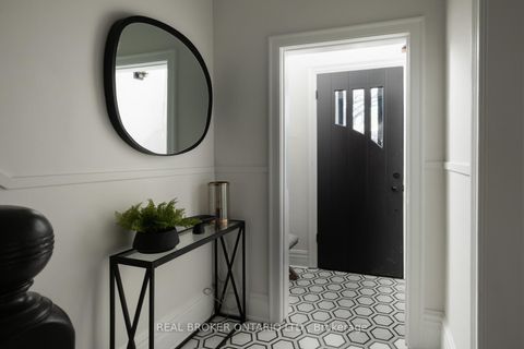 Photo 34 at 157 Lippincott Street, University, Toronto