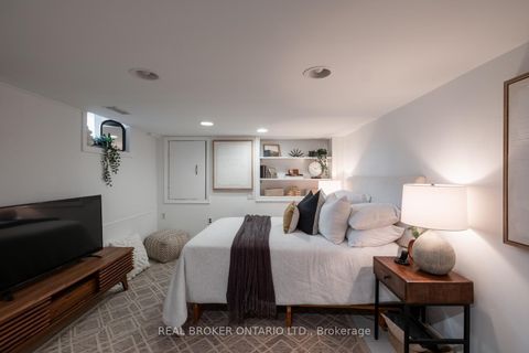 Photo 36 at 157 Lippincott Street, University, Toronto