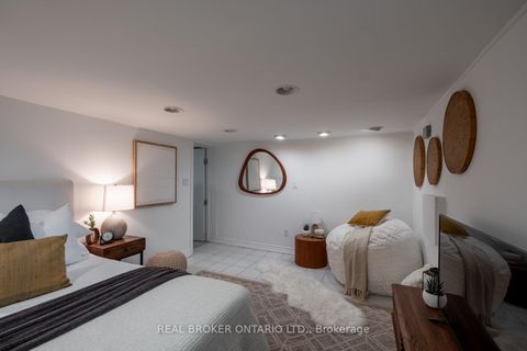 Photo 37 at 157 Lippincott Street, University, Toronto