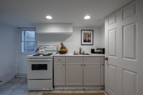 Photo 40 at 157 Lippincott Street, University, Toronto