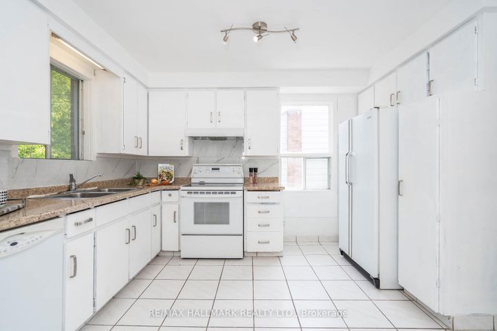 Photo 15 at 104 Highland Park Boulevard, Grandview, Markham