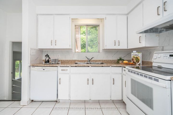 Photo 17 at 104 Highland Park Boulevard, Grandview, Markham