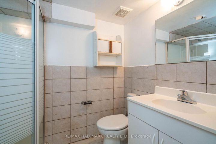 Photo 25 at 104 Highland Park Boulevard, Grandview, Markham