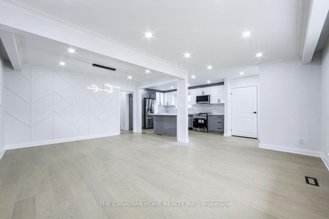 Photo 6 at Main - 70 Moraine Hill Drive, Sullivan, Toronto