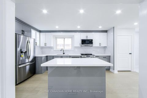 Photo 11 at Main - 70 Moraine Hill Drive, Sullivan, Toronto