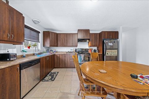 Photo 9 at 102 Henry Street, Wellington, Barrie