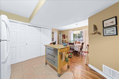 Photo 39 at 102 Henry Street, Wellington, Barrie