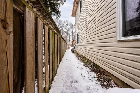 Photo 43 at 102 Henry Street, Wellington, Barrie