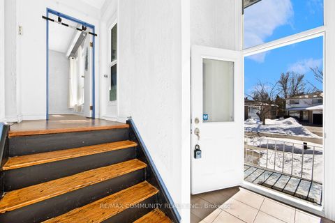 Photo 2 at 74 Glenstroke Drive, Malvern West, Toronto