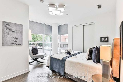 Photo 5 at 92 McGill Street, Yonge Corridor, Toronto