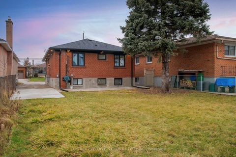 Photo 3 at 37 Bentworth Avenue, Glen Park, Toronto