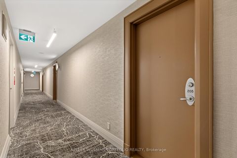 Photo 11 at 205 - 801 Bay Street, Bay Street Corridor, Toronto