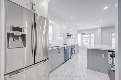 Photo 7 at 32 Wessex Place, Agincourt North, Toronto