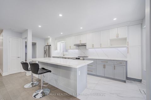 Photo 10 at 32 Wessex Place, Agincourt North, Toronto