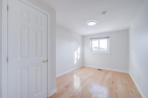 Photo 18 at 32 Wessex Place, Agincourt North, Toronto