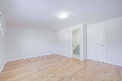 Photo 21 at 32 Wessex Place, Agincourt North, Toronto