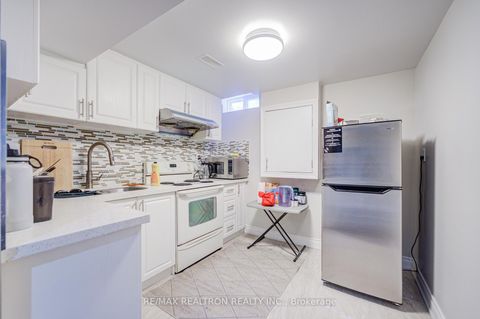 Photo 25 at 32 Wessex Place, Agincourt North, Toronto