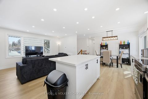 Photo 2 at 206 Yeates Avenue, Painswick North, Barrie