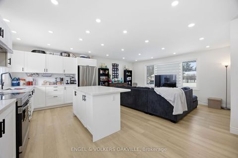 Photo 8 at 206 Yeates Avenue, Painswick North, Barrie