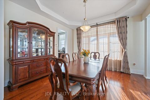 Photo 10 at 62 Silver Sterling Crescent, Vellore Village, Vaughan