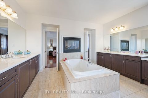 Photo 31 at 62 Silver Sterling Crescent, Vellore Village, Vaughan