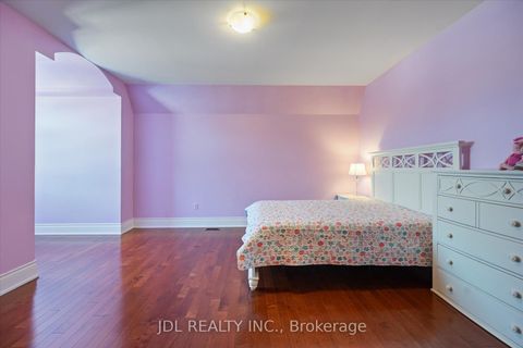 Photo 33 at 62 Silver Sterling Crescent, Vellore Village, Vaughan