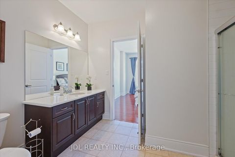 Photo 35 at 62 Silver Sterling Crescent, Vellore Village, Vaughan