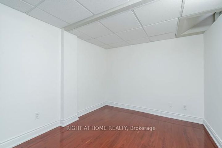 Photo 7 at 7438 Magistrate Terrace, Meadowvale Village, Mississauga