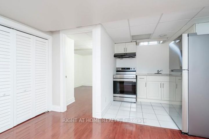 Photo 9 at 7438 Magistrate Terrace, Meadowvale Village, Mississauga