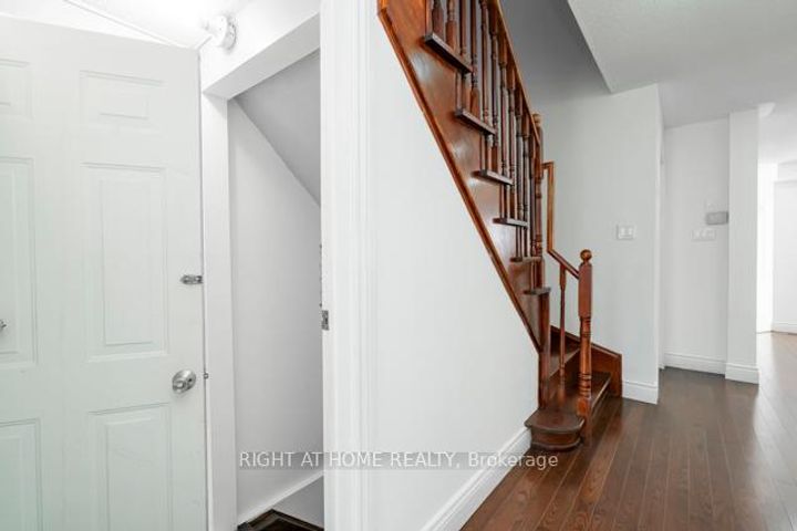 Photo 10 at 7438 Magistrate Terrace, Meadowvale Village, Mississauga