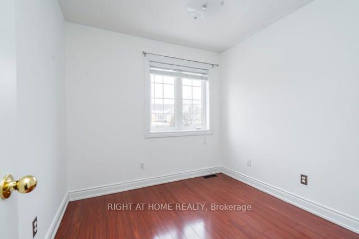 Photo 13 at 7438 Magistrate Terrace, Meadowvale Village, Mississauga