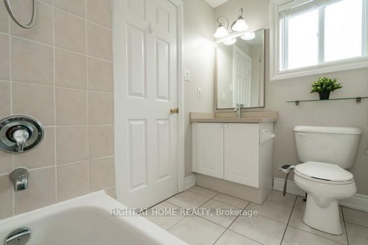 Photo 16 at 7438 Magistrate Terrace, Meadowvale Village, Mississauga