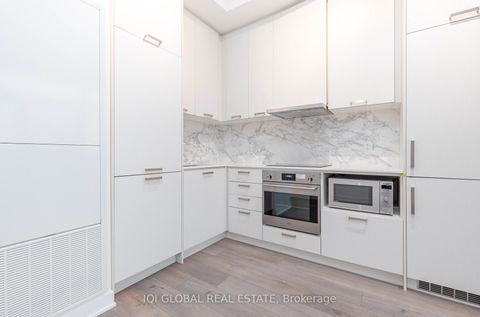 Photo 13 at 312 - 10 Honeycrisp Crescent, Vaughan Corporate Centre, Vaughan