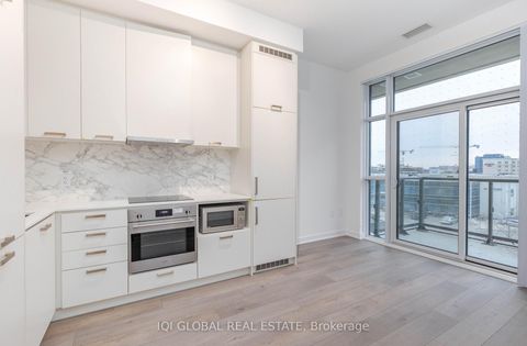 Photo 15 at 312 - 10 Honeycrisp Crescent, Vaughan Corporate Centre, Vaughan