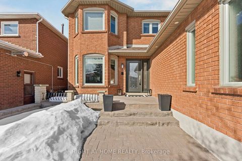 Photo 1 at 10 Claudia Avenue, West Woodbridge, Vaughan