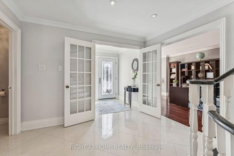 Photo 5 at 10 Claudia Avenue, West Woodbridge, Vaughan