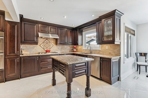 Photo 10 at 10 Claudia Avenue, West Woodbridge, Vaughan