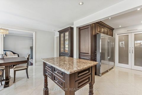 Photo 12 at 10 Claudia Avenue, West Woodbridge, Vaughan