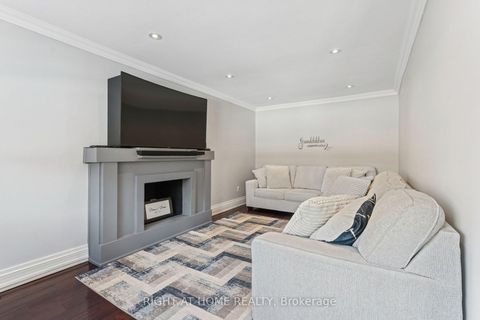 Photo 14 at 10 Claudia Avenue, West Woodbridge, Vaughan