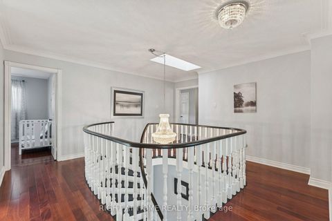 Photo 19 at 10 Claudia Avenue, West Woodbridge, Vaughan