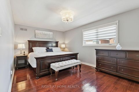 Photo 20 at 10 Claudia Avenue, West Woodbridge, Vaughan