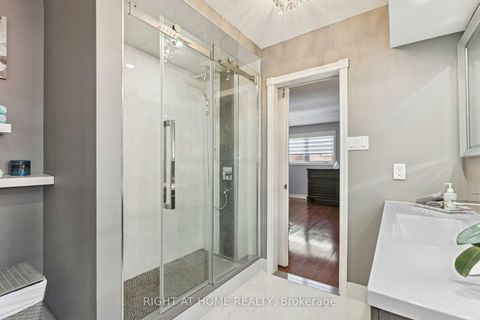 Photo 23 at 10 Claudia Avenue, West Woodbridge, Vaughan