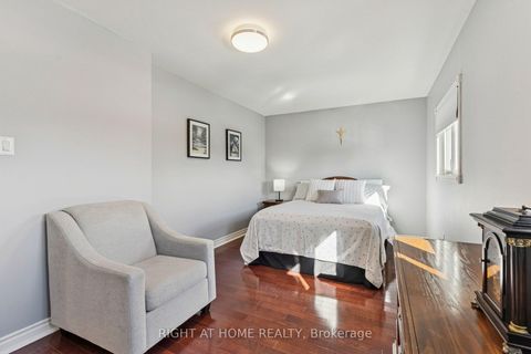 Photo 24 at 10 Claudia Avenue, West Woodbridge, Vaughan